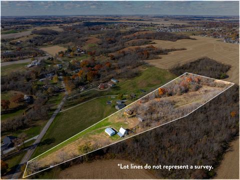 Tiny photo for 4028 Telegraph Road, Davenport, IA 52804 (MLS # 12581022)