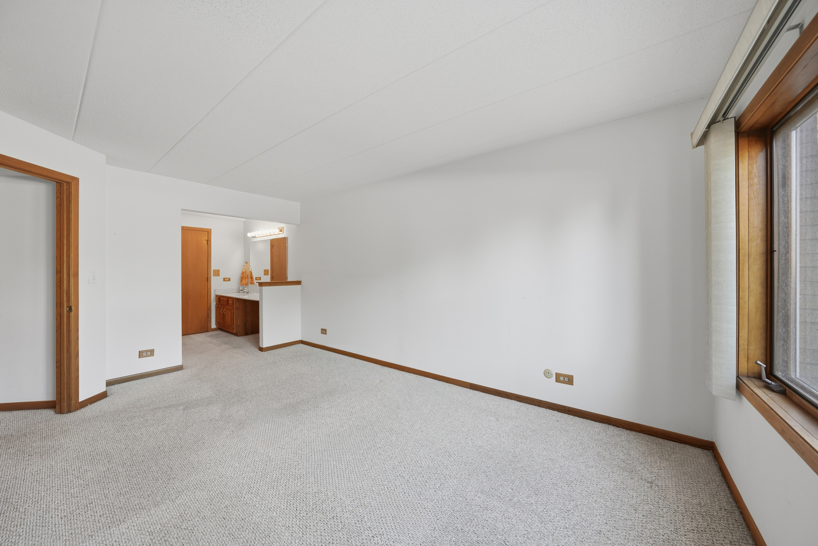 Wood Dale, Illinois 60191, United States, 2 Bedrooms Bedrooms, ,2 BathroomsBathrooms,Residential,Active,234438