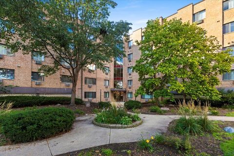 Photo of 5348 N Cumberland Avenue #206, Chicago, IL 60656 (MLS # 12493122)