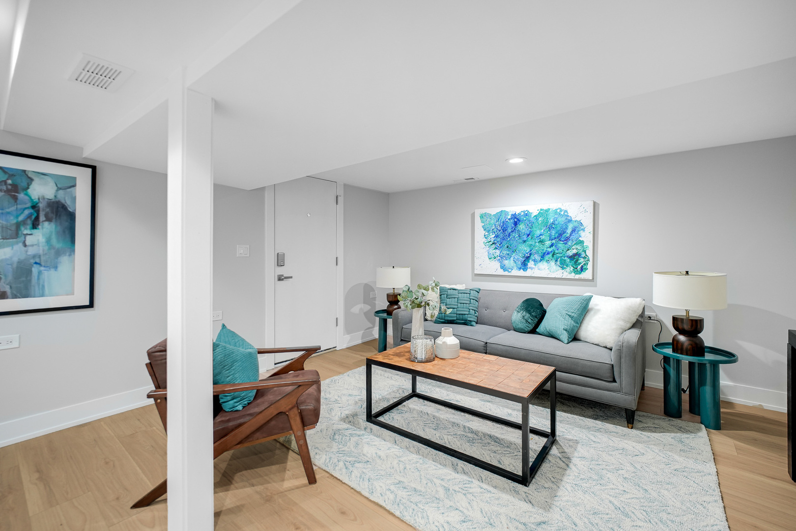 4721 W Warwick Avenue