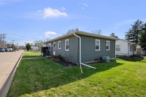 Tiny photo for 1226 26th Street, Bettendorf, IA 52722 (MLS # 12613484)