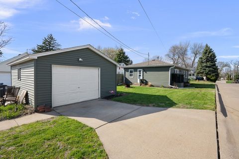 Tiny photo for 1226 26th Street, Bettendorf, IA 52722 (MLS # 12613484)