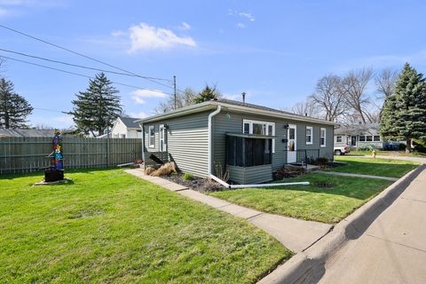 Tiny photo for 1226 26th Street, Bettendorf, IA 52722 (MLS # 12613484)