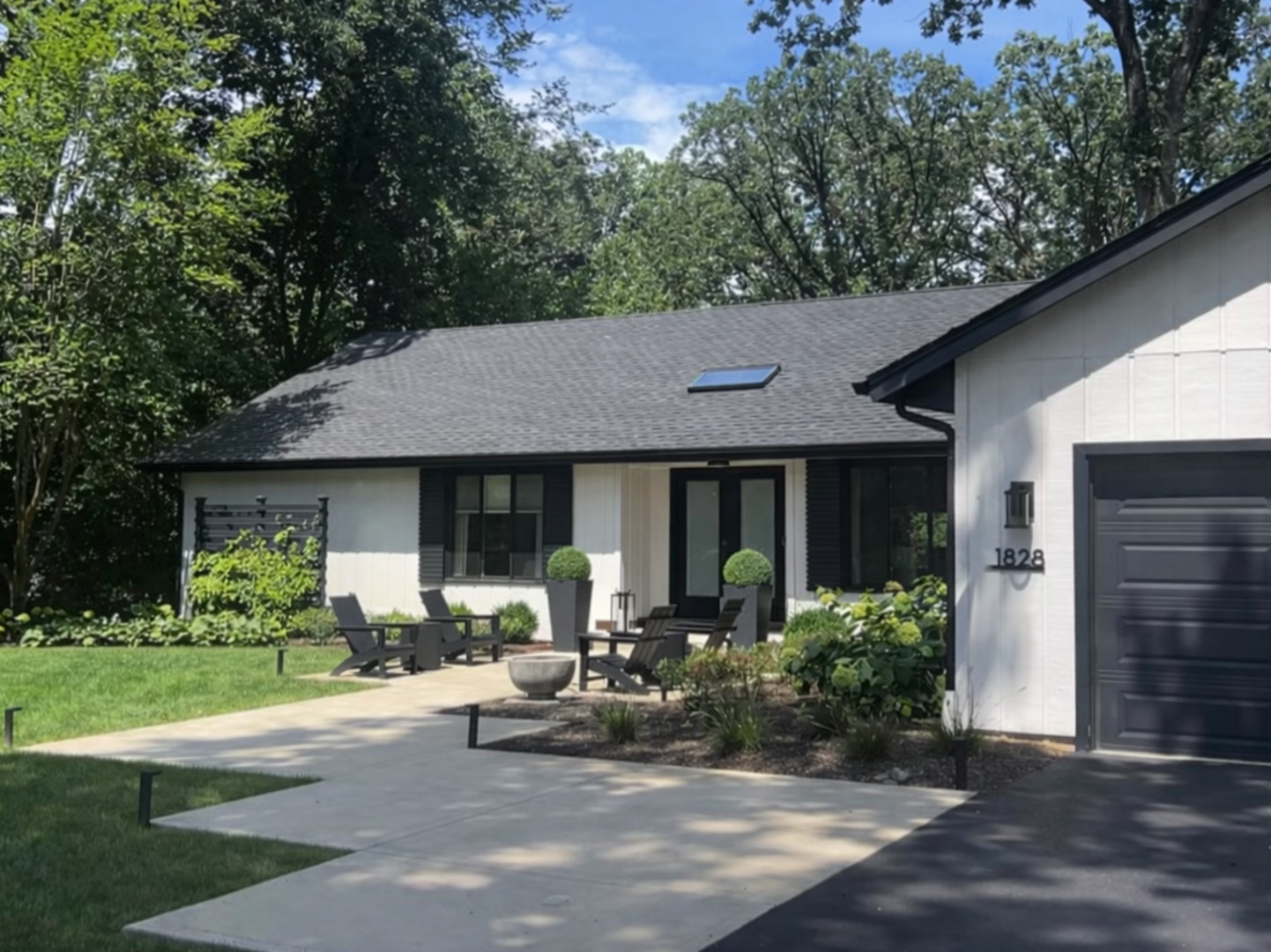 1828 White Fence Lane