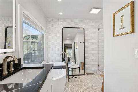 Tiny photo for 1828 White Fence Lane, Libertyville, IL 60048 (MLS # 12573581)