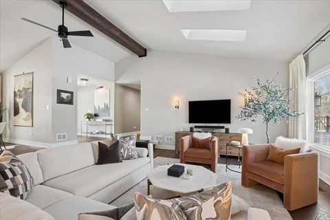 Tiny photo for 1828 White Fence Lane, Libertyville, IL 60048 (MLS # 12573581)