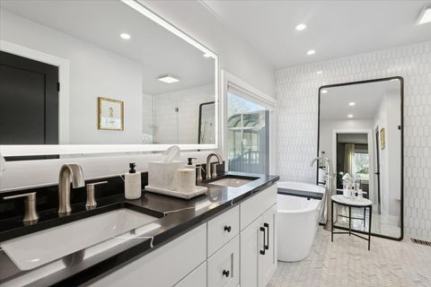 Tiny photo for 1828 White Fence Lane, Libertyville, IL 60048 (MLS # 12573581)