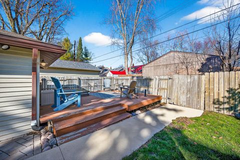 Tiny photo for 222 Leland Street, Bloomington, IL 61701 (MLS # 12592512)