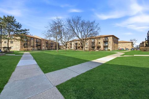 Tiny photo for 142 Klein Creek Court #B, Carol Stream, IL 60188 (MLS # 12575637)