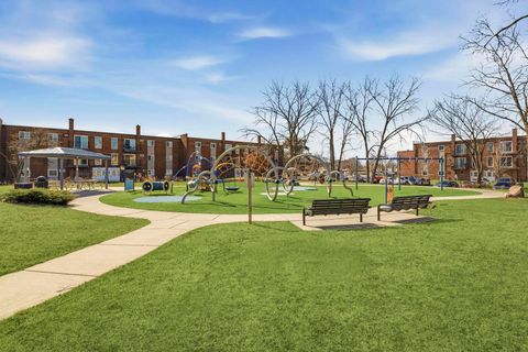 Tiny photo for 142 Klein Creek Court #B, Carol Stream, IL 60188 (MLS # 12575637)