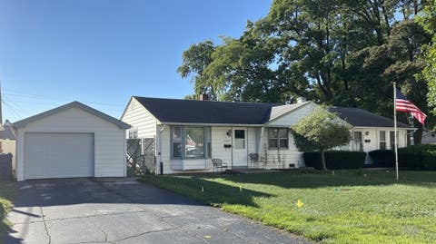 Photo of 8957 S Main Street, Hometown, IL 60456 (MLS # 12735306)