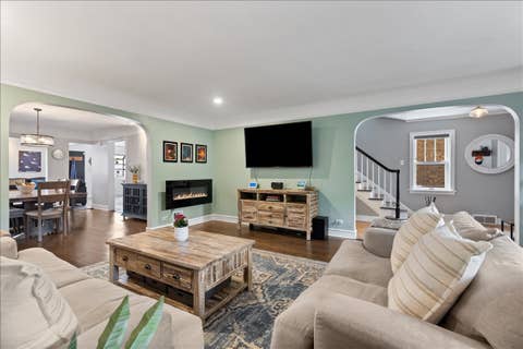 Tiny photo for 6455 N Talman Avenue, Chicago, IL 60645 (MLS # 12670514)