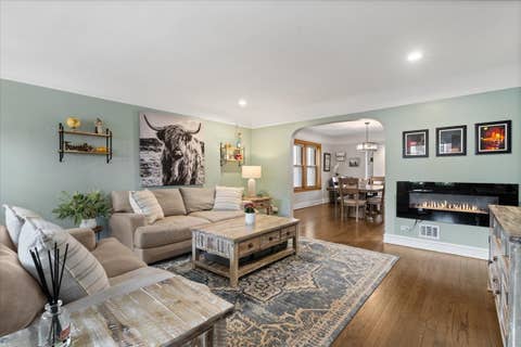Tiny photo for 6455 N Talman Avenue, Chicago, IL 60645 (MLS # 12670514)