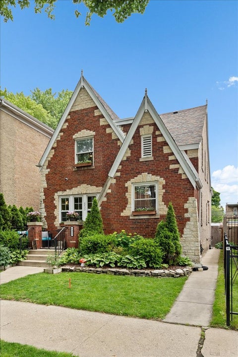 Tiny photo for 6455 N Talman Avenue, Chicago, IL 60645 (MLS # 12670514)