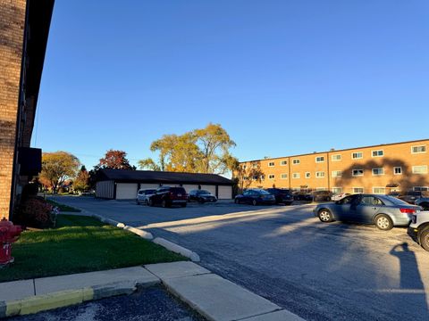 Tiny photo for 3823 W 123rd Street #302, Alsip, IL 60803 (MLS # 12606979)