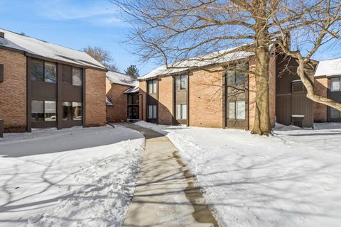 Photo of 740 Saint Andrews Lane #35, Crystal Lake, IL 60014 (MLS # 12591431)