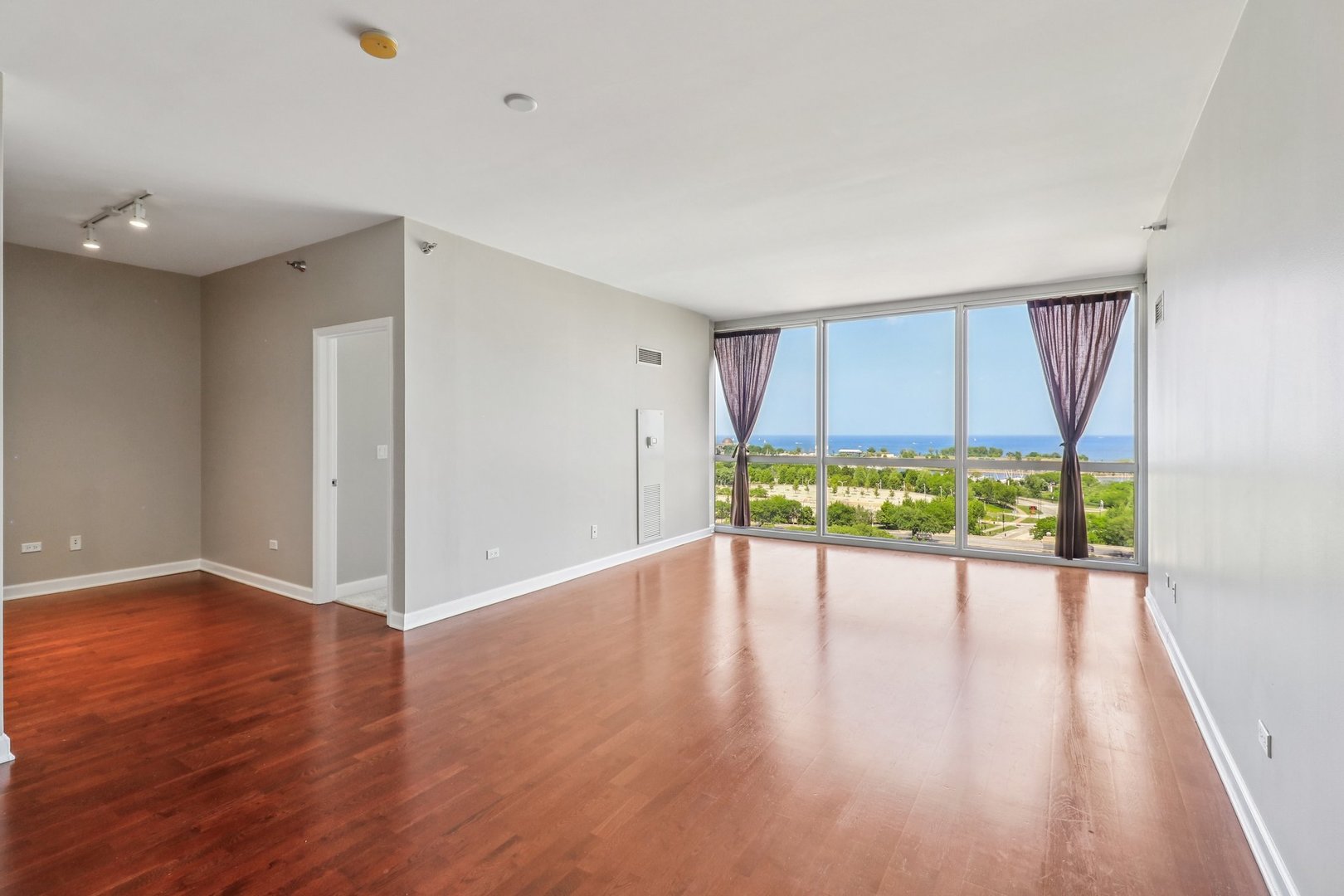 1841 S Calumet Avenue 1302