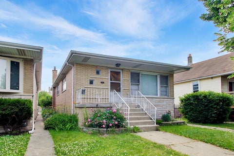 Tiny photo for 3439 S Hermitage Avenue, Chicago, IL 60608 (MLS # 12675495)