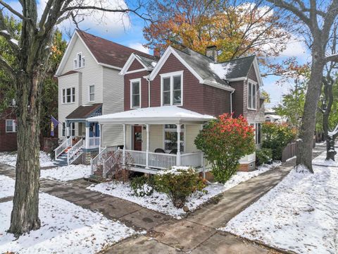 Photo of 2135 W Leland Avenue, Chicago, IL 60625 (MLS # 12515717)