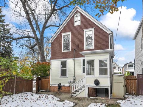 Tiny photo for 2135 W Leland Avenue, Chicago, IL 60625 (MLS # 12515717)
