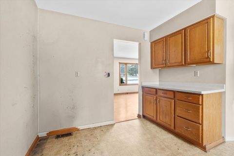 Tiny photo for 906 Lindenwood Drive, Aurora, IL 60506 (MLS # 12594258)