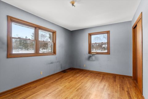 Tiny photo for 906 Lindenwood Drive, Aurora, IL 60506 (MLS # 12594258)