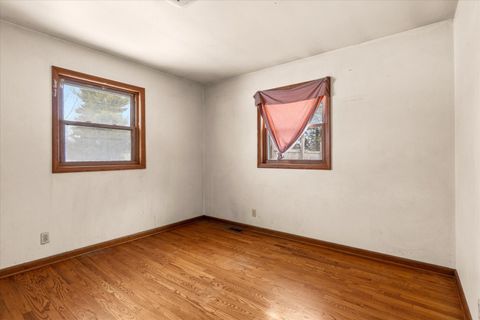 Tiny photo for 906 Lindenwood Drive, Aurora, IL 60506 (MLS # 12594258)