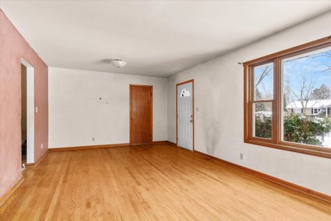 Tiny photo for 906 Lindenwood Drive, Aurora, IL 60506 (MLS # 12594258)