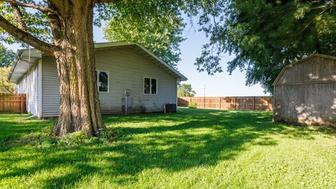 Tiny photo for 800 W Hamilton Street, Atlanta, IL 61723 (MLS # 12456014)