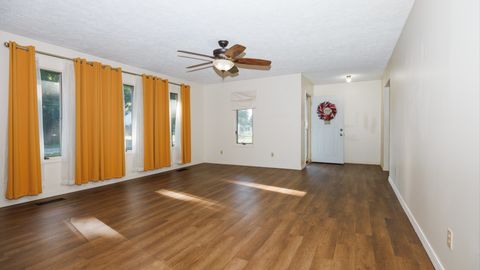 Tiny photo for 800 W Hamilton Street, Atlanta, IL 61723 (MLS # 12456014)