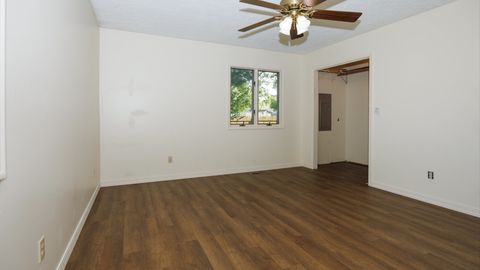 Tiny photo for 800 W Hamilton Street, Atlanta, IL 61723 (MLS # 12456014)