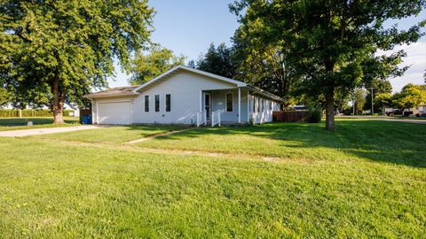 Tiny photo for 800 W Hamilton Street, Atlanta, IL 61723 (MLS # 12456014)