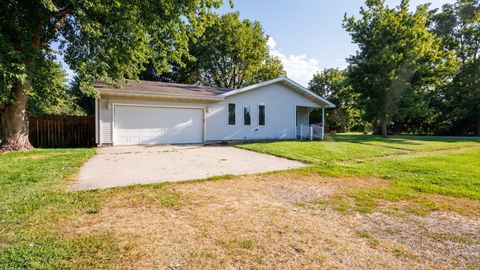 Tiny photo for 800 W Hamilton Street, Atlanta, IL 61723 (MLS # 12456014)