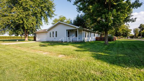 Photo of 800 W Hamilton Street, Atlanta, IL 61723 (MLS # 12456014)