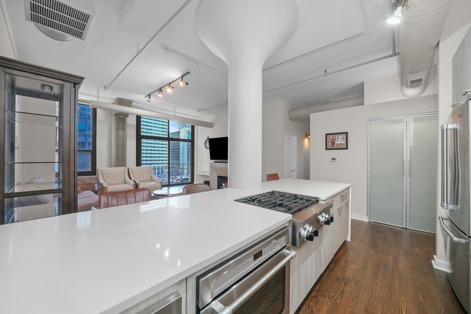 130 S CANAL Street 517