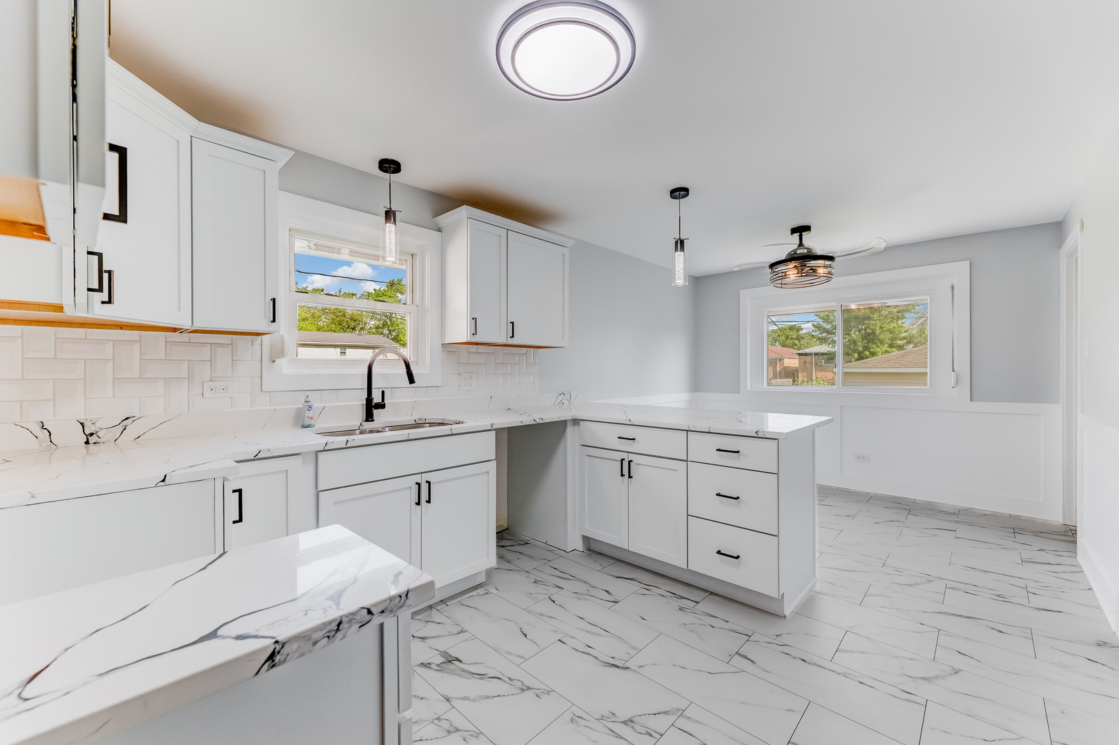 422 W 98th Place