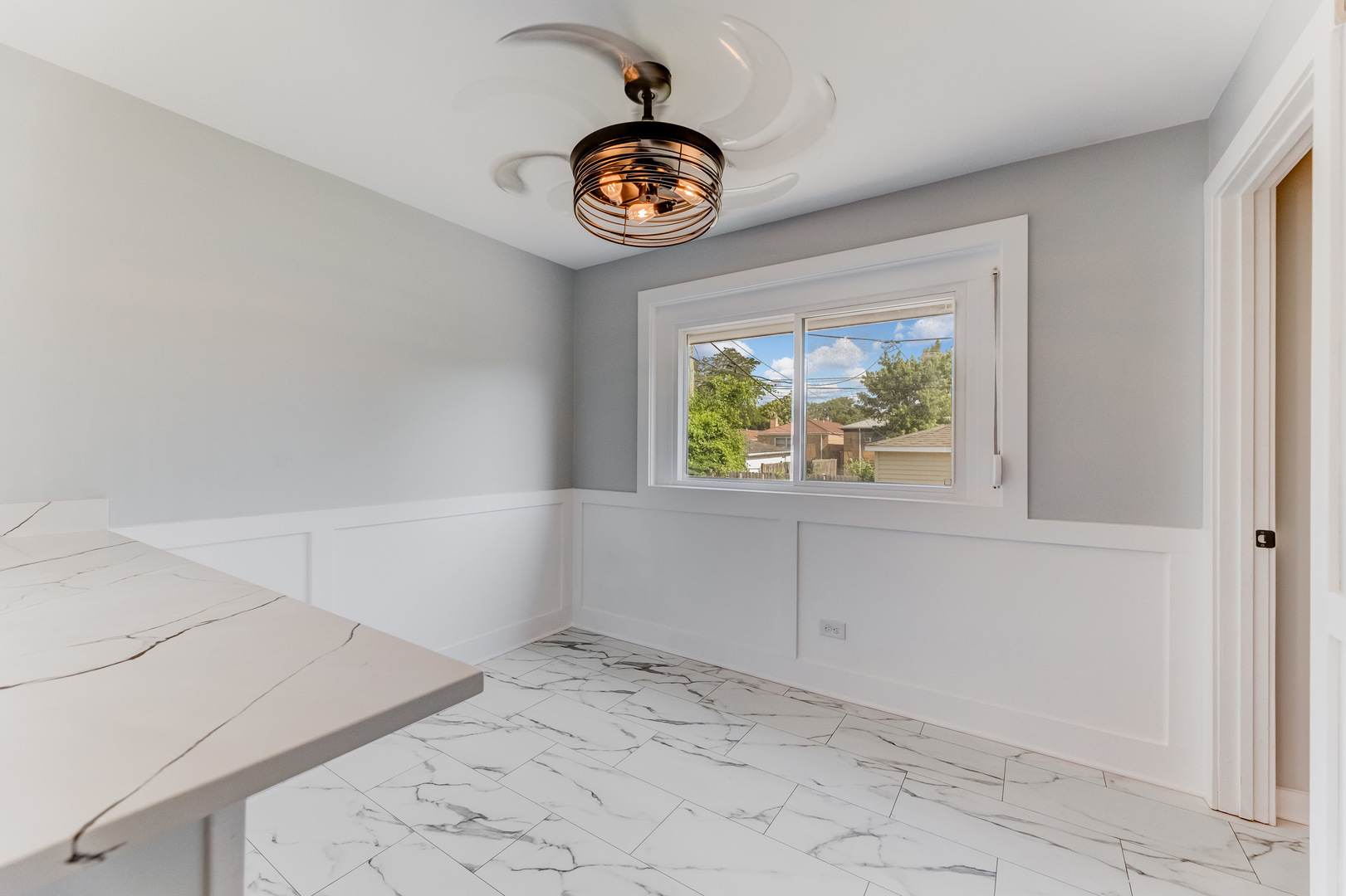 422 W 98th Place