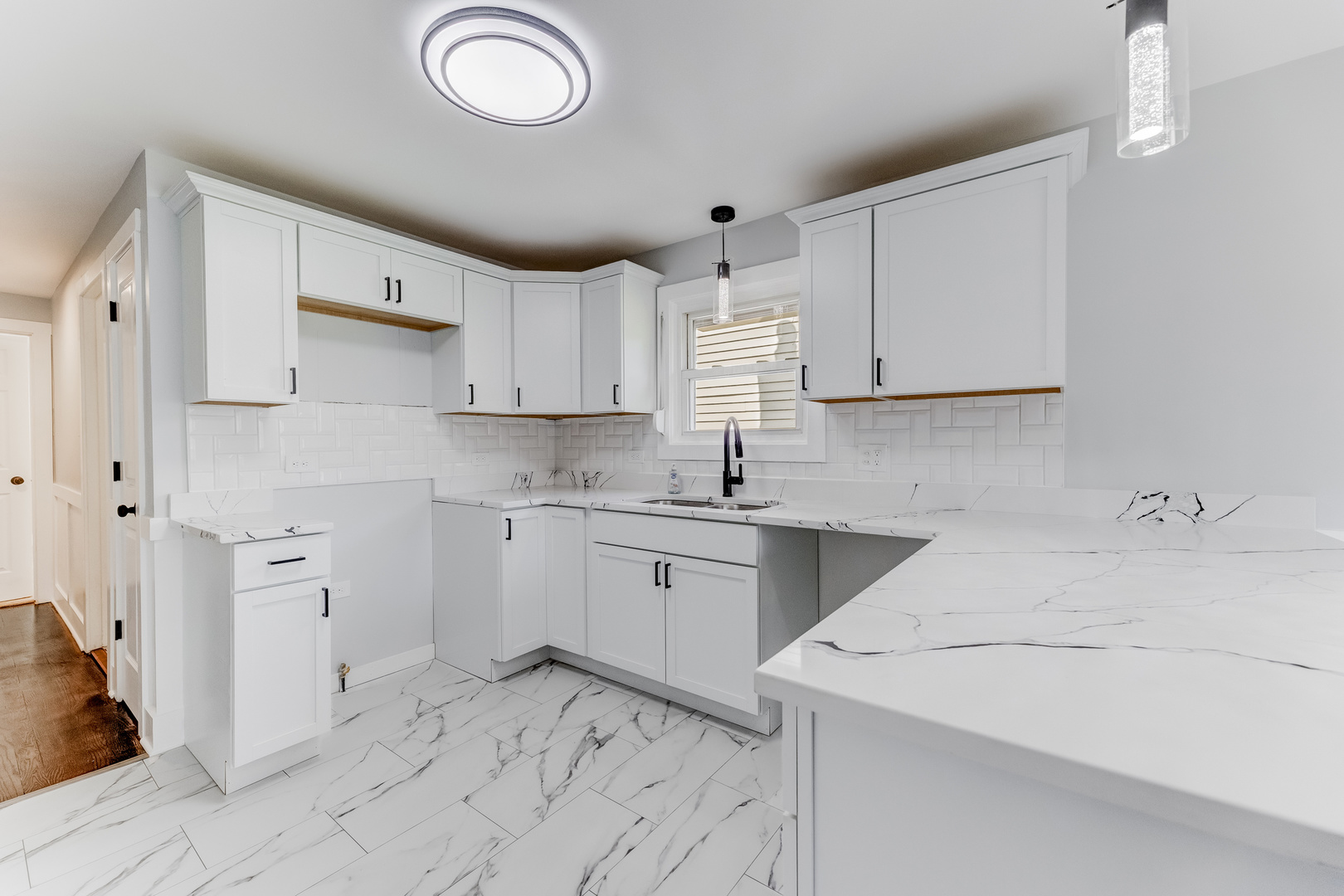 422 W 98th Place