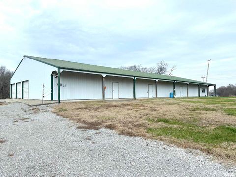 Photo of 20 Mount Pisgah Road, Buncombe, IL 62912 (MLS # EB460800)