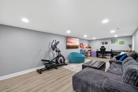 Tiny photo for Arlington Heights, IL 60004 (MLS # 12636519)
