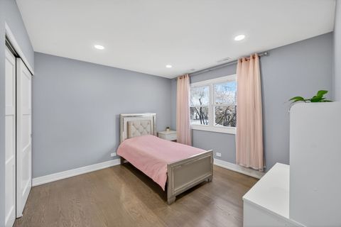 Tiny photo for Arlington Heights, IL 60004 (MLS # 12636519)