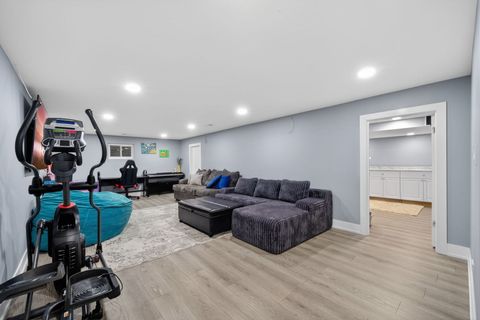 Tiny photo for Arlington Heights, IL 60004 (MLS # 12636519)
