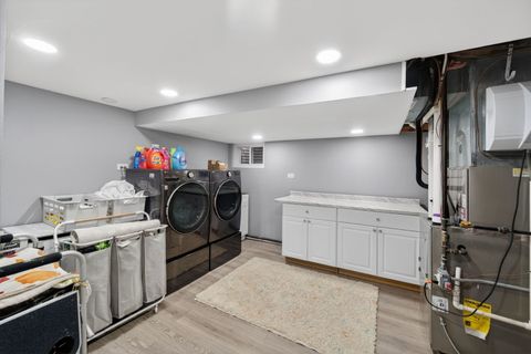 Tiny photo for Arlington Heights, IL 60004 (MLS # 12636519)
