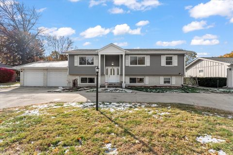 Photo of 1109 W Kirby Avenue, Champaign, IL 61821 (MLS # 12514921)