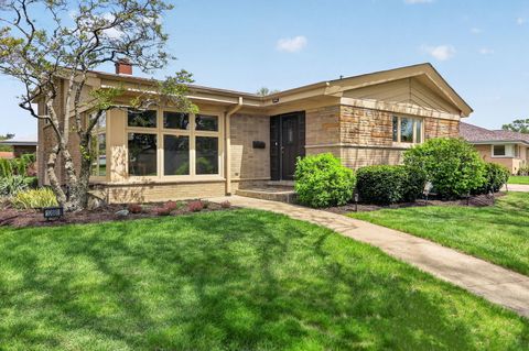 Photo of 10681 Newbury Street, Westchester, IL 60154 (MLS # 12628468)