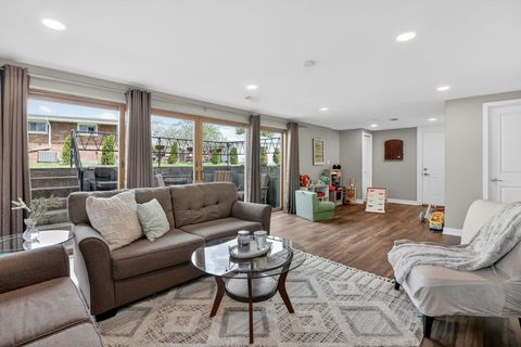 Tiny photo for 10681 Newbury Street, Westchester, IL 60154 (MLS # 12628468)