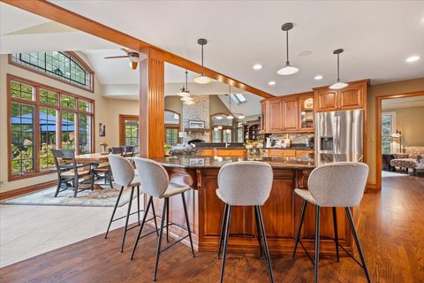 Tiny photo for 3203 Greenwood Lane, St. Charles, IL 60175 (MLS # 12500573)