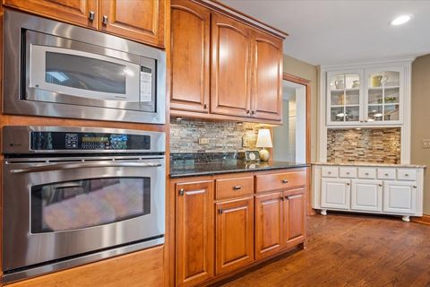 Tiny photo for 3203 Greenwood Lane, St. Charles, IL 60175 (MLS # 12500573)
