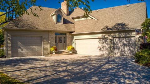 Tiny photo for 3203 Greenwood Lane, St. Charles, IL 60175 (MLS # 12500573)