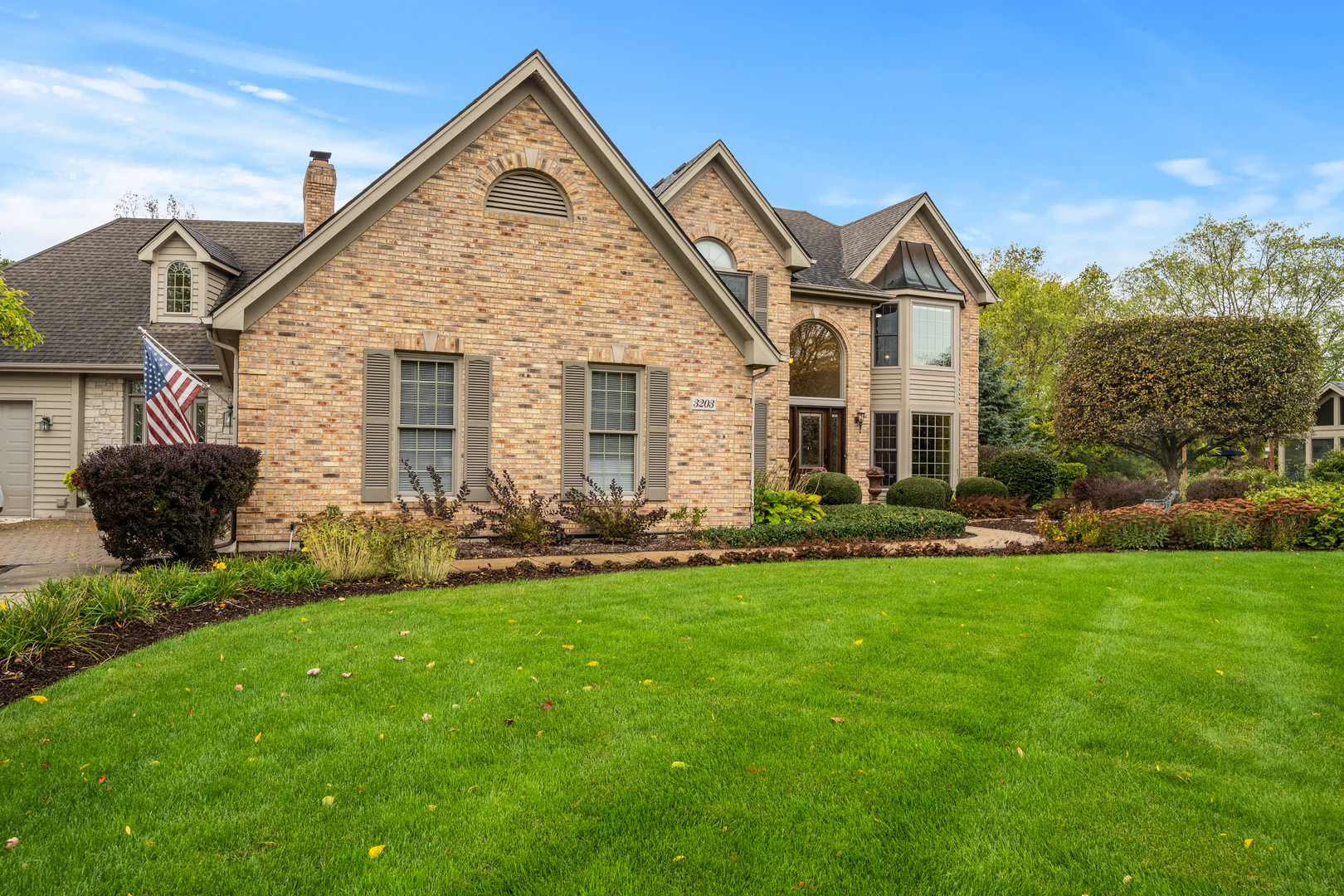 3203 Greenwood Lane